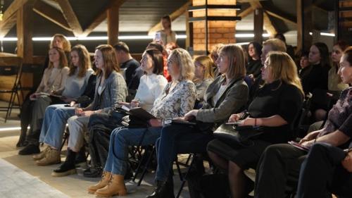 Как достичь целей организации за счет мотивации сотрудников? 06 Как достичь целей организации за счет мотивации сотрудников? 06