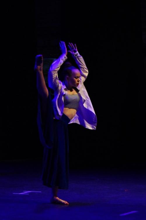 Шпагат.  Для каждого танцора умение садиться на шпагат - это такая же необходимость, как и прямая осанка. 05 Шпагат.  Для каждого танцора умение садиться на шпагат - это такая же необходимость, как и прямая осанка. 05