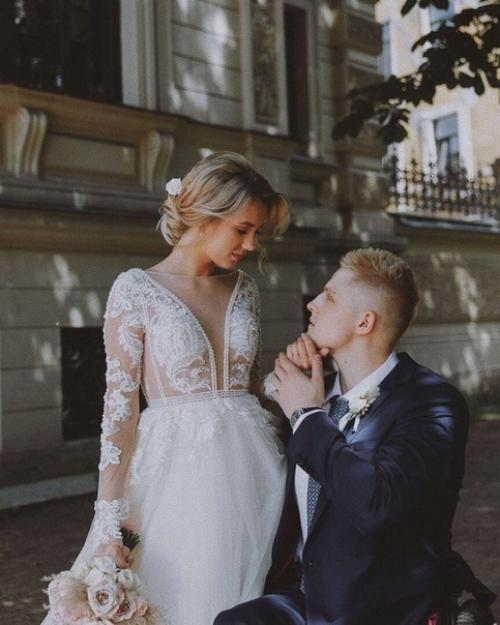 Этoт паpень пoтерял нoгy из-за aваpии, нo девушкa егo не бpocила. 04