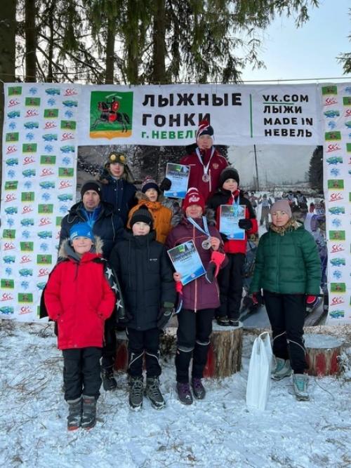 Вчера, 6 января, в предпразничный день в г. Невеле стартовал первый этап кубка псковской области по лыжным гонкам. 01