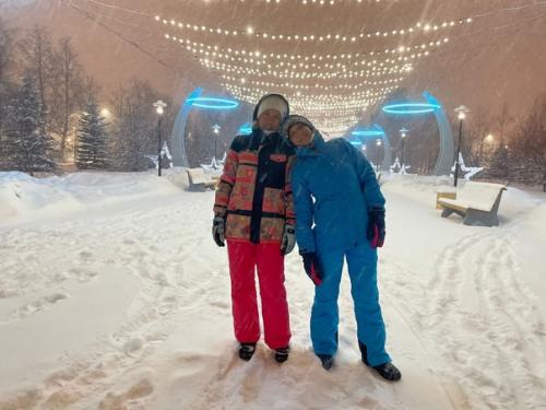 В новогодние праздники мы сестратерапией занимались. 02