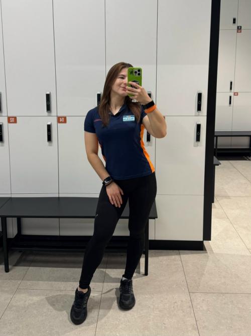 Тренер - это человек, который может привести вас туда, куда вы не дойдете сами. 

