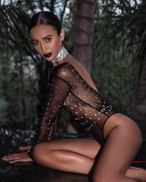 Олю Бузову признали самой сексуальной женщиной России. 06