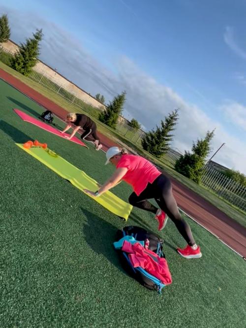 Это был бомбический и очень кайфовый сезон фитнес - тренировок на свежем воздухе. 03