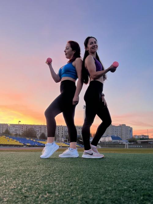 Это был бомбический и очень кайфовый сезон фитнес - тренировок на свежем воздухе. 04