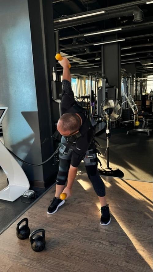 Тренировка в фитнес-клубе Status - Club под руководством тренера Александра Берга. 01