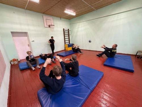 Ученики дудкинской школы примерили роль фитнес - тренеров. 04 Ученики дудкинской школы примерили роль фитнес - тренеров. 04