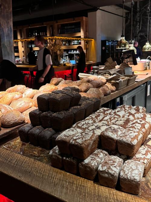 Очередной международный форум Mallpic показал, что: 03