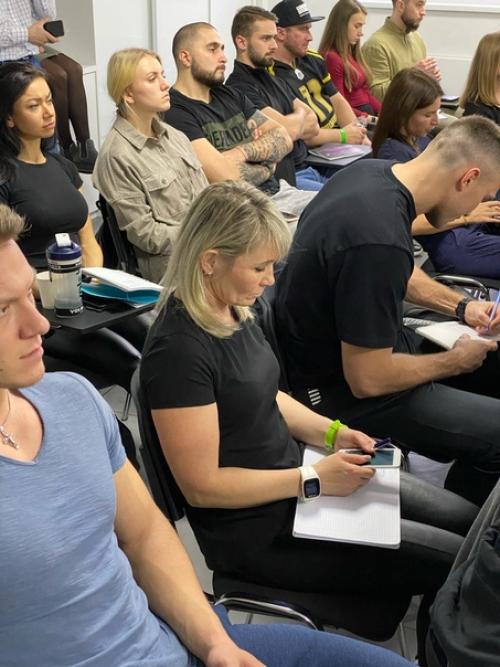 Вчера прошла первая часть 2 х дневного интенсивного семинара Из Инструктора Тренаже Рного Зала в Персонального Тренера. 08