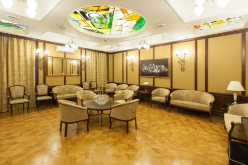 16 ноября - счёт в пользу главного художника театра имени Евгения Вахтангова, заслуженного художника России Максима обрезкова - 5: 0! 03 16 ноября - счёт в пользу главного художника театра имени Евгения Вахтангова, заслуженного художника России Максима обрезкова - 5: 0! 03