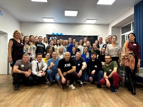 В один момент я поняла, что, сидя дома, просто тону в своих же мечтах.  