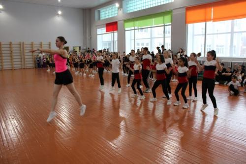 15 ноября в гимнастическом зале центра детского творчества прошел муниципальный фестиваль по фитнес - аэробике Фитнес - Трофи. 03