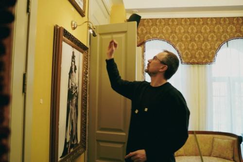 16 ноября - счёт в пользу главного художника театра имени Евгения Вахтангова, заслуженного художника России Максима обрезкова - 5: 0! 02 16 ноября - счёт в пользу главного художника театра имени Евгения Вахтангова, заслуженного художника России Максима обрезкова - 5: 0! 02