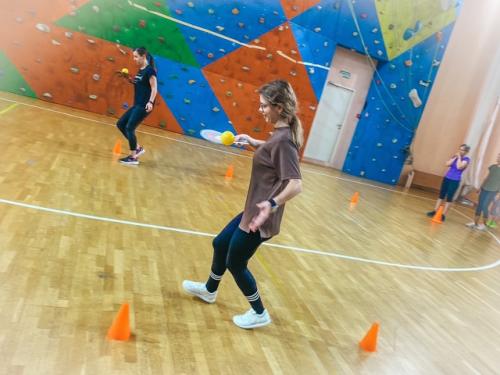 Фитнес - это не просто про тренировки, это еще и про дружбу, хорошую компанию и веселое настроение. 05