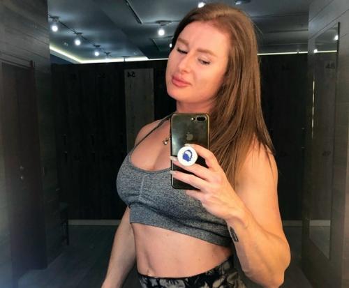 Дочь марии Шукшиной Анна удивила публику резкими изменениями во внешности. 

