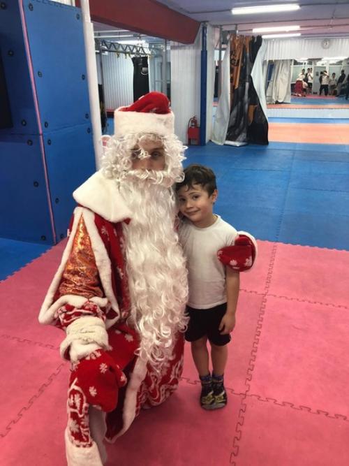 Дедушка мороз поздравил бойцов мма из команды фитнес клуба юникор (село иглино. 02