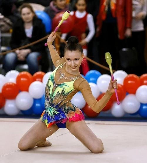 Маша из Ворониных повзрослела вместе с сериалом! 03