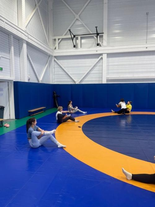 При написании проекта было заложено 20 мероприятий, одними из них были утренние зарядки в трех муниципалитетах. 01