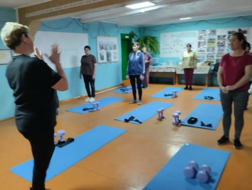 Многие считают, что пожилой возраст и физическая активность - несовместимые понятия. 05