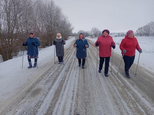 Снег вокруг сверкает и искрится, радость проступает в каждый дом. 01 Снег вокруг сверкает и искрится, радость проступает в каждый дом. 01