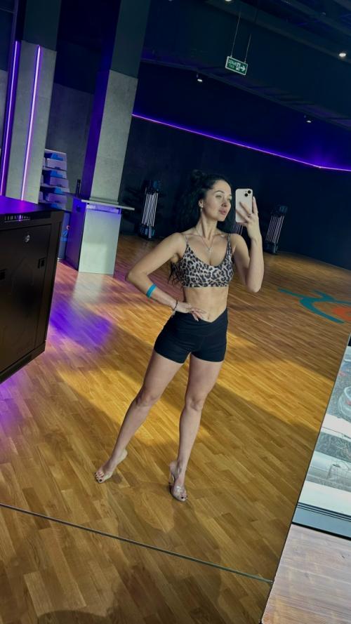 Пошел третий месяц моей подготовки к соревнованиям по фитнес бикини. 02