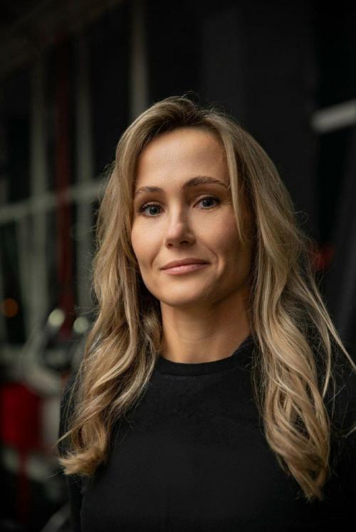 Ксения Матвеева - инструктор групповых программ, диплом школы фитнеса в. Медведевой, 2023 г. 
