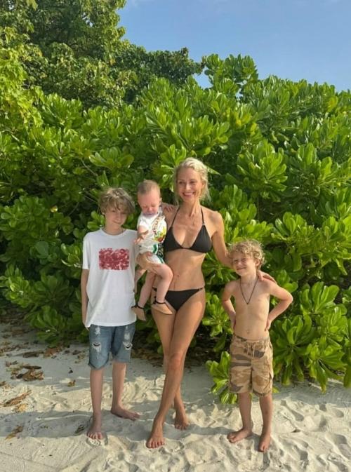 Катя Гордон ответила на слухи о пластике и раскрыла свой Секрет Молодости. 01