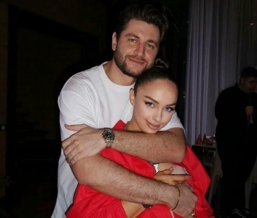 Мари краймбрери откровенно рассказала о даве.  