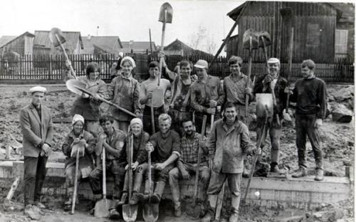 На картошку!  Одной из почётных обязанностей студента в Ссср была поездка на Картошку. 06