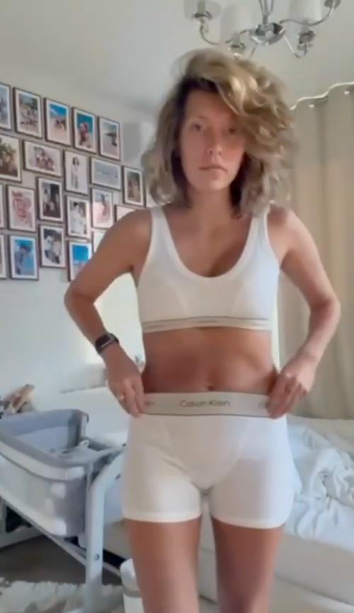 Регина тодоренко показала фигуру спустя месяц после третьих родов и откровенно рассказала о восстановлении. 02