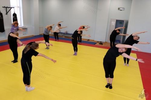 Физкультурно - оздоровительный комплекс Фатеж стал притяжением для многих жителей района. 01