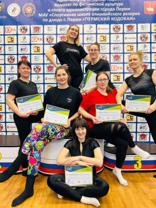 Сертификат инструктор направления Здоровая Спина от объединения экспертов фитнеса Okfit и удостоверение гос. 01