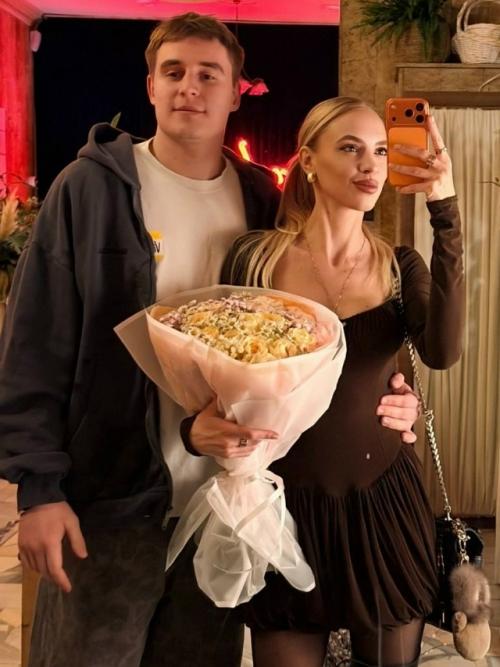 Надежда сысоева впервые показала своего молодого возлюбленного.
