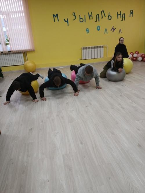 Спортивная суббота.  Мастер - класс по фитнесу для мальчиков и девочек. 05