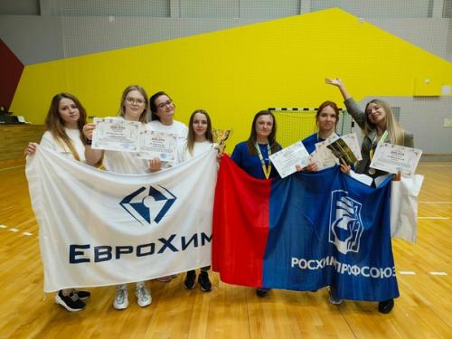 Команда невинномысского азота Химики заняла 2 место в соревнованиях красота и грация. 01