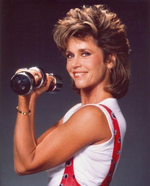 Актриса Джейн фонда в 1980-х активно продвигала аэробику и фитнес тренировки. 03