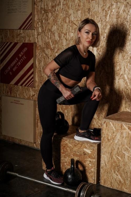 Добрый день!  Меня зовут Ирина, я являюсь сертифицированным инструктором различных спортивных направлений с многолетним стажем. 02