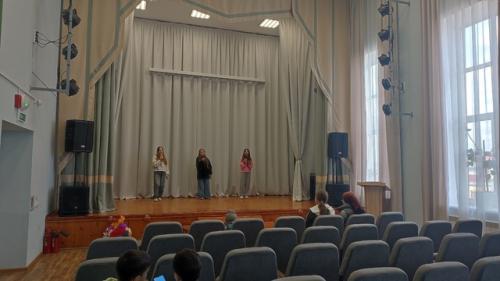 Работа с населением, детьми, приобщение людей к искусству, к народным национальным традициям, это главная цель работников культуры. 01