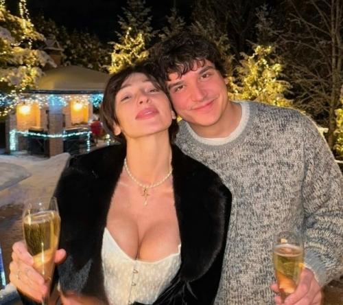 Супруг Насти ивлеевой устроил ей на день рождения трогательный сюрприз.

