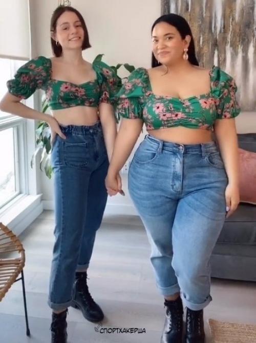 Подружки с разными комплектациями меряют одинаковые наряды. 05