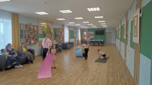 Работа с населением, детьми, приобщение людей к искусству, к народным национальным традициям, это главная цель работников культуры. 02