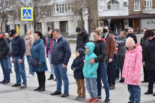 Первомайское утро в спортивном ритме встретил. 02