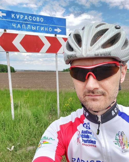 Первый раз за почти 13 месяцев выехал на велосипеде из помещения. 
