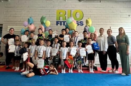 Вчера, 27 мая в РИО - фитнес на дагестанской прошли традиционные соревнования по спортивной акробатике. 02