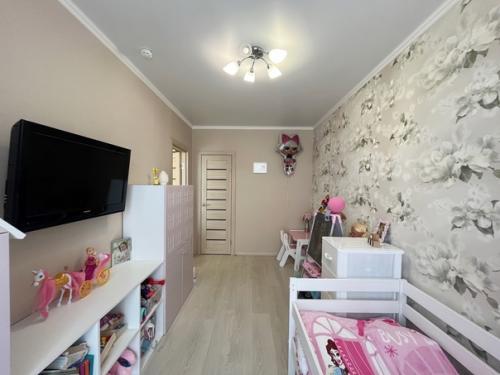 Мы продаем нашу уютную, светлую квартиру в ЖК Король Плаза на комсомольском проспекте, 80. 03