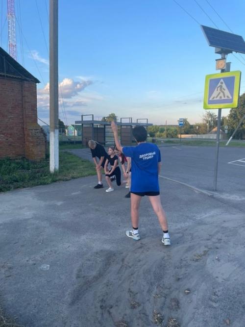 В ракитянском районе начался новый сезон проекта Дворовый Тренер. 06