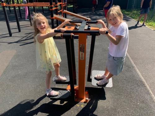 Здорово, когда на занятия спортом могут прийти все желающие. 01