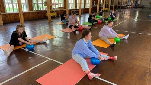 Детский и подростковый фитнес - это скорее сочетание различных общеукрепляющих упражнений. 02