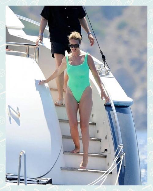 Испания.  Роза хантингтон и Джейсон стэтхэм в прекрасной спортивной форме несмотря на возраст. 04