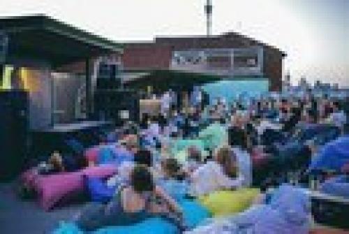 Топ - 5 летних пространств, где можно отдохнуть в центре города. 02 Топ - 5 летних пространств, где можно отдохнуть в центре города. 02